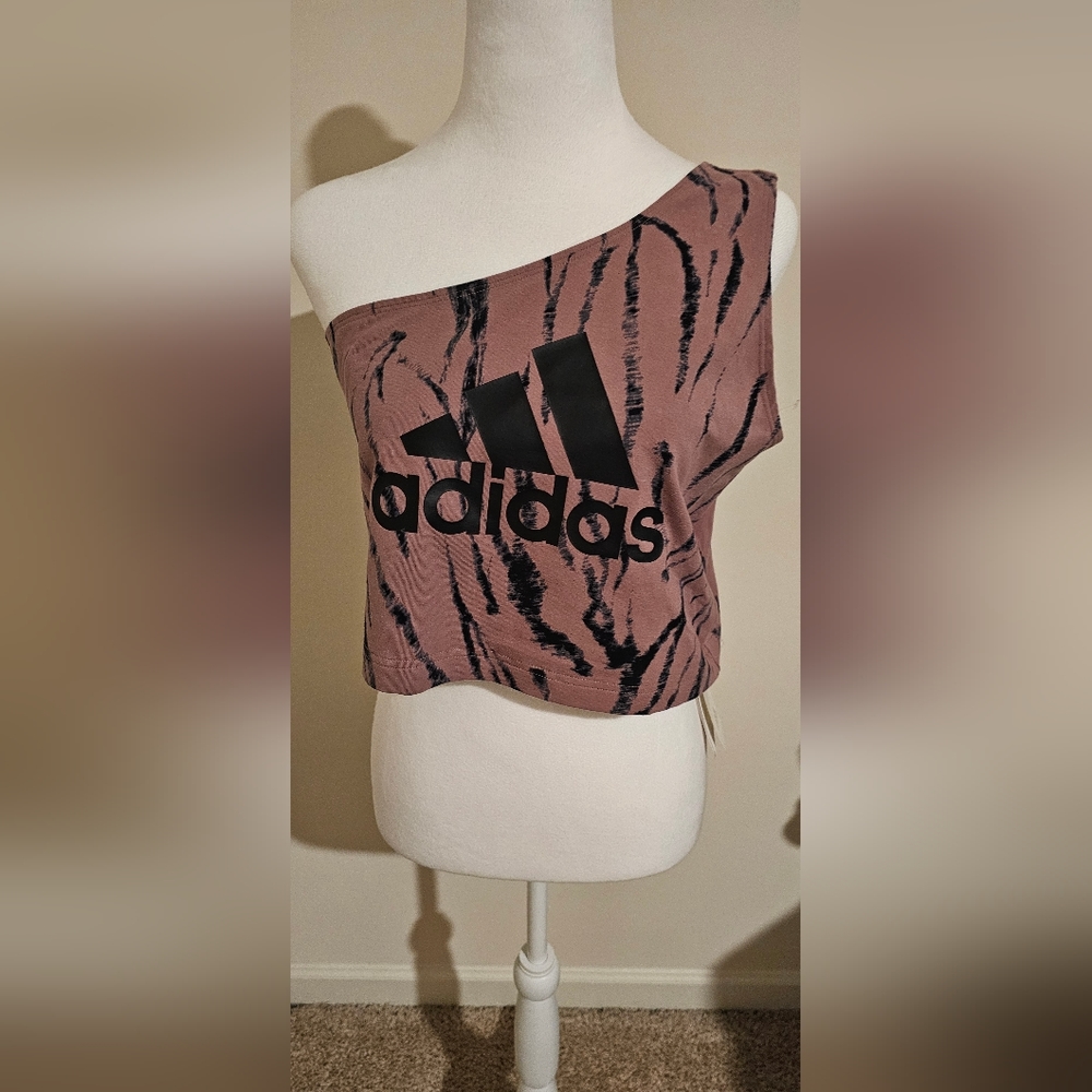 Women's Adidas animal print and top size XL.